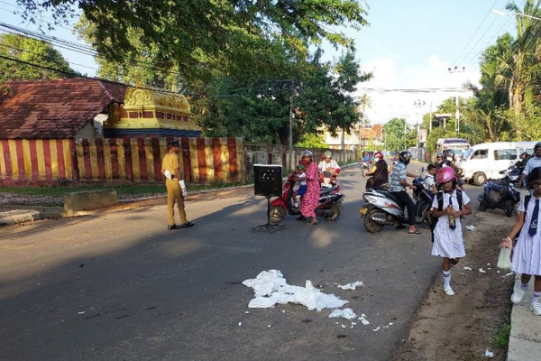 யாழ் பிரபல பாடசாலை முன்னால் நடக்கும் மோசமான செயல் | Mysterious Person In Front Of Jaffna School