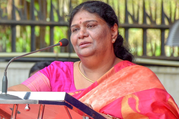 வடக்கு ஆளுநர் மாற்றம் தொடர்பில் வெளியான தகவல் | Governor Of Np Will Be Replaced Soon Cv Wiknesvara