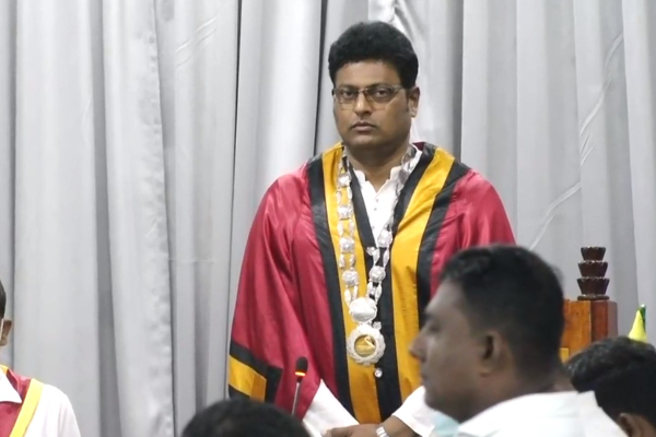 தோற்கடிக்கப்பட்ட யாழ்.முதல்வரின் திட்டம் - வெளிநடப்பு செய்த ஈ.பி.டி.பி! | Jaffna Municipal Council Budget Voting Epdp Jaffna