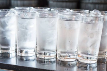 குளிந்த நீரான ஐஸ் வாட்டரை குடிப்பதால் இவ்வளவு ஆபத்தா?