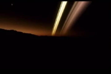 12 ஆண்டுகளாக மாயமான பயணிகள் விமானம் தரையிறங்கும்! எதிர்காலம் தொடர்பான டைம் ட்ராவலரின் அதிர்ச்சி தகவல்கள்