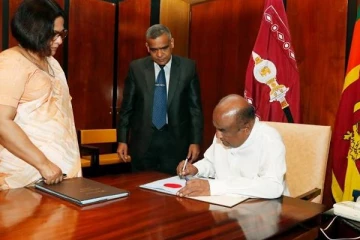 05 சட்டமூலங்கள் மீதான சான்றிதழை அங்கீகரித்த சபாநாயகர் மஹிந்த யாப்பா!