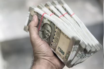 LIC Special Scheme: ஒரு நாளைக்கு வெறும் 45 ரூபாய் சேமிப்பதன் மூலம் ரூ.25 லட்சம் பெறலாம்