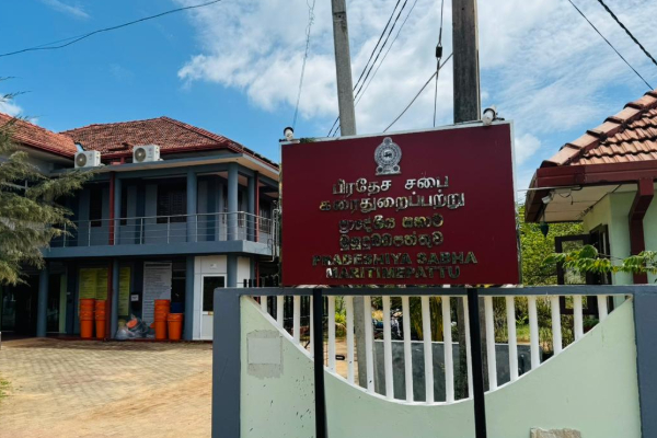 கரைதுறைப்பற்று பிரதேச சபைத் தவிசாளர் உறுப்பினர்களுக்கு மிரட்டல் | Threats Karaithuraipattu Pradeshiya Sabha Chairman