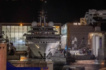 புடினுக்கு சொந்தமான சொகுசு படகை  சிறைப்பிடித்ததா இத்தாலி? கடற்படை அதிகாரிகள் அதிரடி!