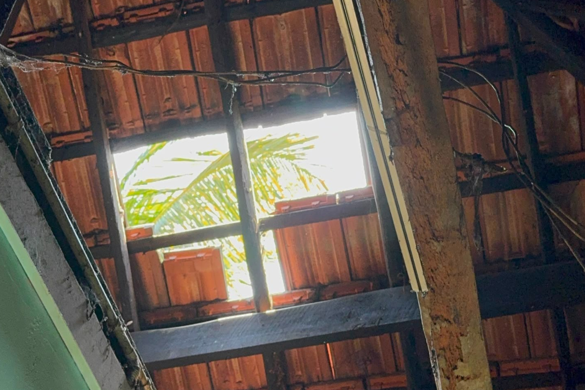 முல்லைதீவில் 25 பேர் கொண்ட கும்பல் அட்டகாசம்: இரு பெண்கள் உட்பட ஐவர் காயம் | Attack Inside A House In Mullaitivu