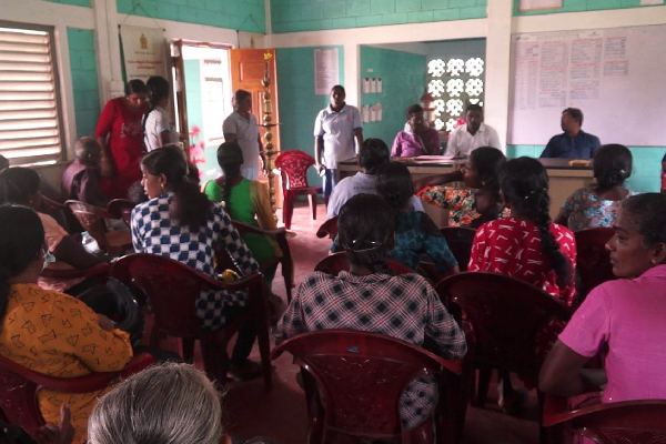 போரால் பாதிக்கப்பட்ட மக்களுக்கு வாழ்வாதார உதவிக்கான நிதி வழங்கும் நடவடிக்கை முன்னெடுப்பு (Photos) | Mullaitivu Jaffna Development Today Tamilpeople