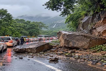 நாட்டில் சீரற்ற வானிலையால் அதிகரிக்கும் ஆபத்து ; சாரதிகளுக்கு வெளியான முக்கிய தகவல்