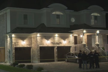 அயலவர்களுக்கு உதவியபோது துப்பாக்கி சூட்டுக்கு இலக்கான நபர்