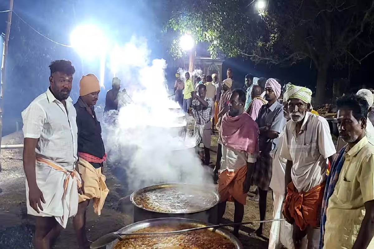 100 ஆடுகள் பலியிட்டு கறிக்குழம்பு ...ஆண்கள் மட்டுமே பங்கேற்ற கறி விருந்து திருவிழா! எங்கு தெரியுமா? | A Temple Festival Attended Only By Men S 100 ஆடுகள் பலியிட்டு கறிக்குழம்பு ...ஆண்கள் மட்டுமே பங்கேற்ற கறி விருந்து திருவிழா! எங்கு தெரியுமா? | A Temple Festival Attended Only By Men S