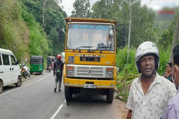 நோயாளிகள் இருந்த அம்புலன்ஸ் வண்டி விபத்து | Ambulance Carrying Patients Accident
