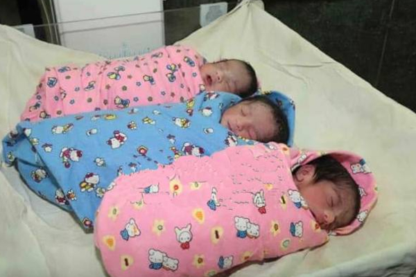 கொரோனா தொற்றுக்குள்ளாகி மூன்று குழந்தைகளை பெற்றெடுத்த பெண்! | Woman Gave Birth Three Children Corona Infection