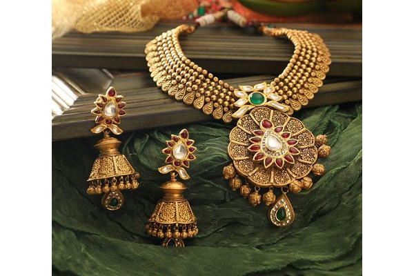 ஒரே நாளில் உச்சம் தொட்ட தங்கம் விலை - கலக்கத்தில் இல்லத்தரசிகள்! | Gold Price Today 6 2 2023