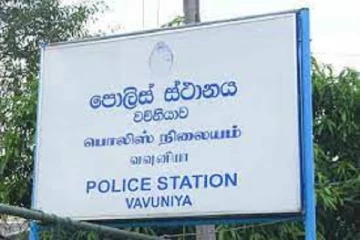 வவுனியாவில் கடையொன்றின் கதவை உடைத்து பொருட்கள் திருட்டு