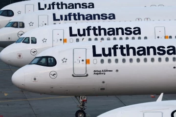 அதிகாரிகள் கண்ணில் மண்ணைத்தூவிவிட்டு டிக்கெட் இல்லாமல் இரண்டுமுறை விமானத்தில் ஏறிய நபர்