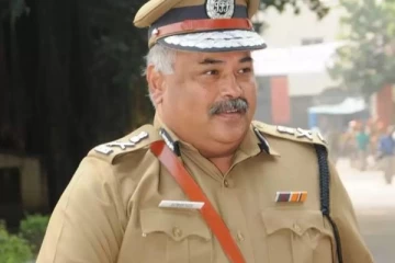 அடுத்த முறை நேரில் வரவில்லையென்றால் பிடிவாரண்ட்தான்: முன்னாள் காவல் அதிகாரிக்கு  நீதிமன்றம் எச்சரிக்கை