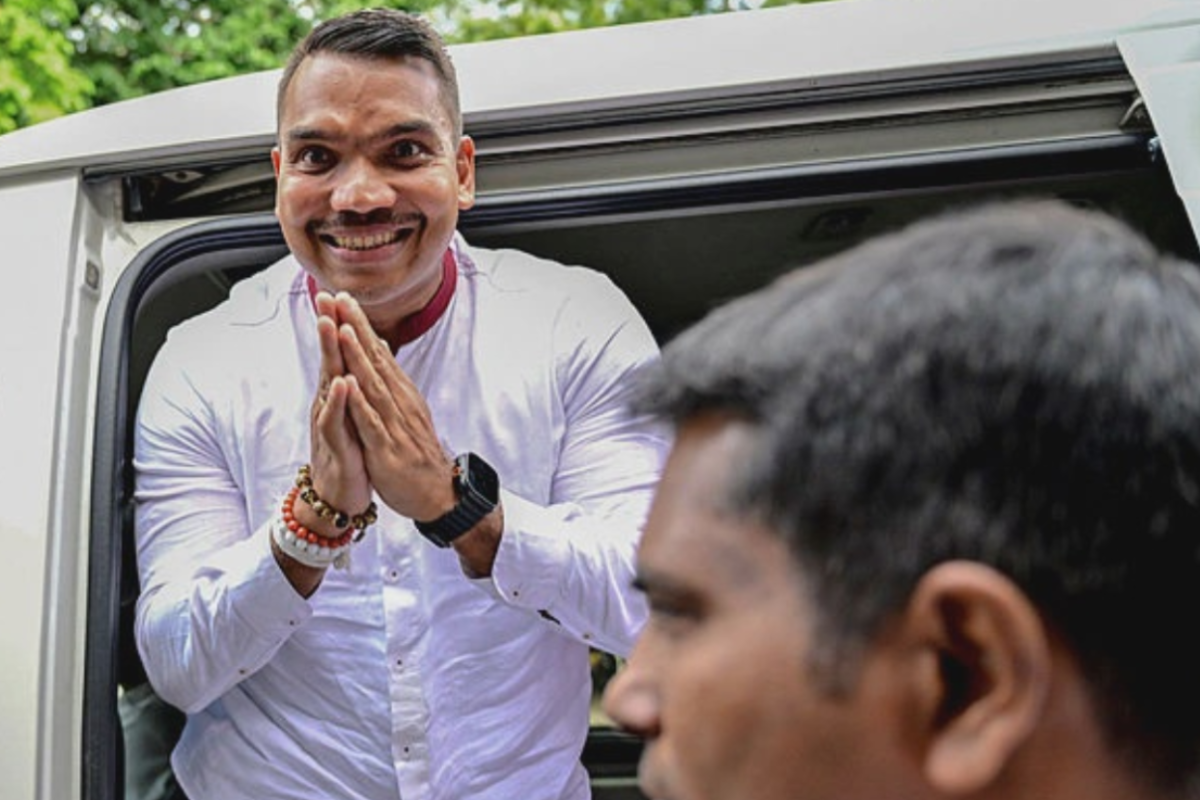 நாமலை பிச்சைக்காரருடன் ஒப்பிட்ட கம்மன்பில.. 800,000 அமெரிக்க டொலர்கள் நன்கொடையா! | Namal Arrest Vijitha Hearath Responds Gammanpila