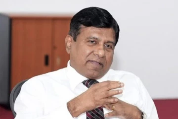 அரச இரசாயனப் பகுப்பாய்வாளர் அலுவலகத்திற்கு திடீர் வியஜம் மேற்கொண்ட விஜேதாச ராஜபக்‌ச