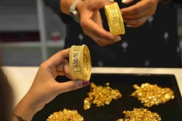 அதிரடியாக குறைந்த தங்கம் விலை - நகை வாங்க சரியான நேரம்