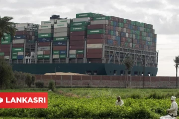 எவர் கிவன் கப்பலை நகர விடமாட்டோம்... பெருந்தொகை இழப்பீடு கோரும் சூயஸ் நிர்வாகம்