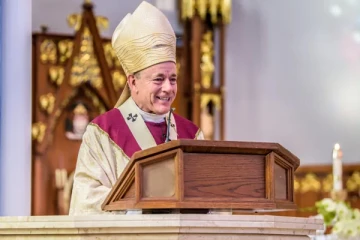 பள்ளி வளாக கல்லறை விவகாரம்: உடைத்து பேசிய வான்கூவர் கத்தோலிக்க பேராயர்