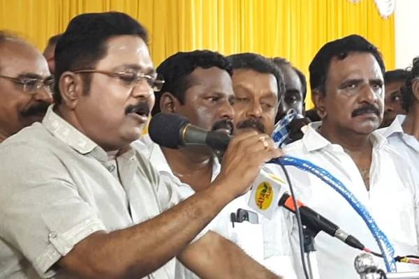 அமமுக கட்சி கூட்டத்திற்கு வந்த டிடிவி தினகரனை வரவேற்ற ஓபிஎஸ் ஆதரவாளர்கள் | Theni Ops Supporters Welcomed Dtv Dhinakaran அமமுக கட்சி கூட்டத்திற்கு வந்த டிடிவி தினகரனை வரவேற்ற ஓபிஎஸ் ஆதரவாளர்கள் | Theni Ops Supporters Welcomed Dtv Dhinakaran