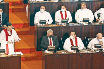 இரட்டைக் குடியுரிமை உடைய நாடாளுமன்ற உறுப்பினர்களிற்கு நெருக்கடி ஆரம்பம்: தேர்தல் ஆணைக்குழுவின் முடிவு வெளியானது