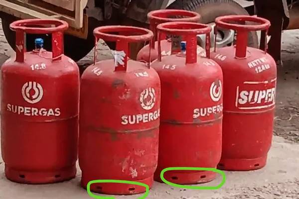 சிலிண்டரின் அடியில் இந்த ஓட்டைகள் ஏன் இருக்கிறது தெரியுமா? | Why There Small Holes At Bottom Of The Cylinder