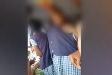 பாடசாலை ஒன்றில் மதுபானம் அருந்திய மாணவிகள்; சம்பவத்தால் க்ஷாக்!