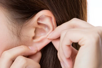 දිනපතාම ඔබ කන් මසාජ් කලොත් සිරුරේ සිදුවන වෙනස්කම් වලට ඔබ පුදුමවෙයි - වැඩි විස්තර මෙතනින්..(VIDEO)