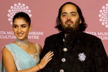 ஆனந்த் அம்பானி - ராதிகா; நிச்சயதார்த்த மோதிரம் கொண்டுவந்த நபர் - குடும்ப அதிர்ஷ்டசாலியாம்!