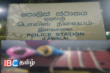 யாழ்ப்பாணத்தில் நிலத்தில் புதைத்து வைக்கப்பட்டிருந்த வாள்கள் மீட்பு