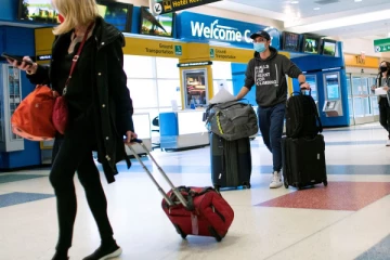 வெளிநாட்டினரை வரவேற்க தயாராகும் அமெரிக்கா!