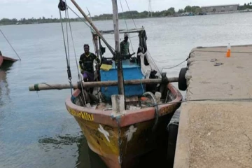 யாழில் மகனுடன் சென்ற தந்தைக்கு நேர்ந்த சோகம்