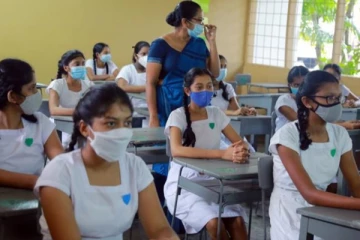 பிரபல தேசிய பாடசாலை மாணவ மாணவிகள் மீது கொடூர தாக்குதல் !