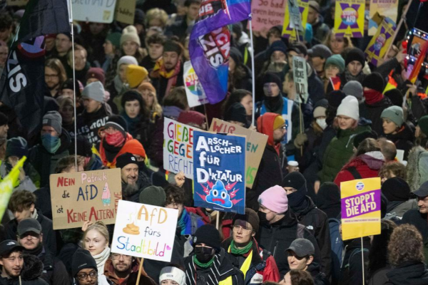 ஏற்கனவே இருக்கும் தொல்லை போதாதென்று... ஜேர்மனியில் புலம்பெயர்தலுக்கு எதிராக மீண்டும் ஒரு அமைப்பு | Gd Rally Against Aslyum Seekers In Germany