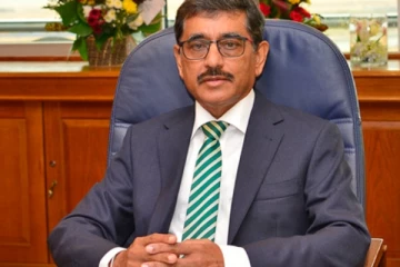 මහබැංකු අධිපති ඉවත දැමූ බිලියනපතිගේ යෝජනාව.