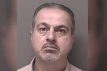 கனடாவில் நோயாளிகளுடன் தகாத முறையில் நடந்து கொண்ட மருத்துவருக்கு சிறை