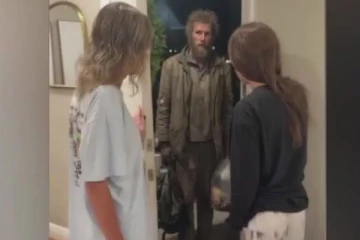 அமெரிக்காவில் பாலியல் வன்கொடுமை ; ஏஐ மூலம் போலீசாரை ஏமாற்றிய இளம்பெண்