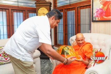 විපක්ෂ නායකවරයා පූජ්‍ය මුරුත්තෙට්ටුවේ ආනන්ද හිමියන් බැහැදකී