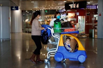 கட்டுப்பாடுகள் தளர்வு... வெளிநாடுகளுக்கு படையெடுக்க தயாராகும் சீன மக்கள்