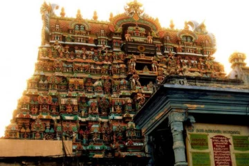 தனிமைப்படுத்தல் சட்டத்தை மீறியதால் யாழில் இரண்டு கோயில்களுக்கு பூட்டு