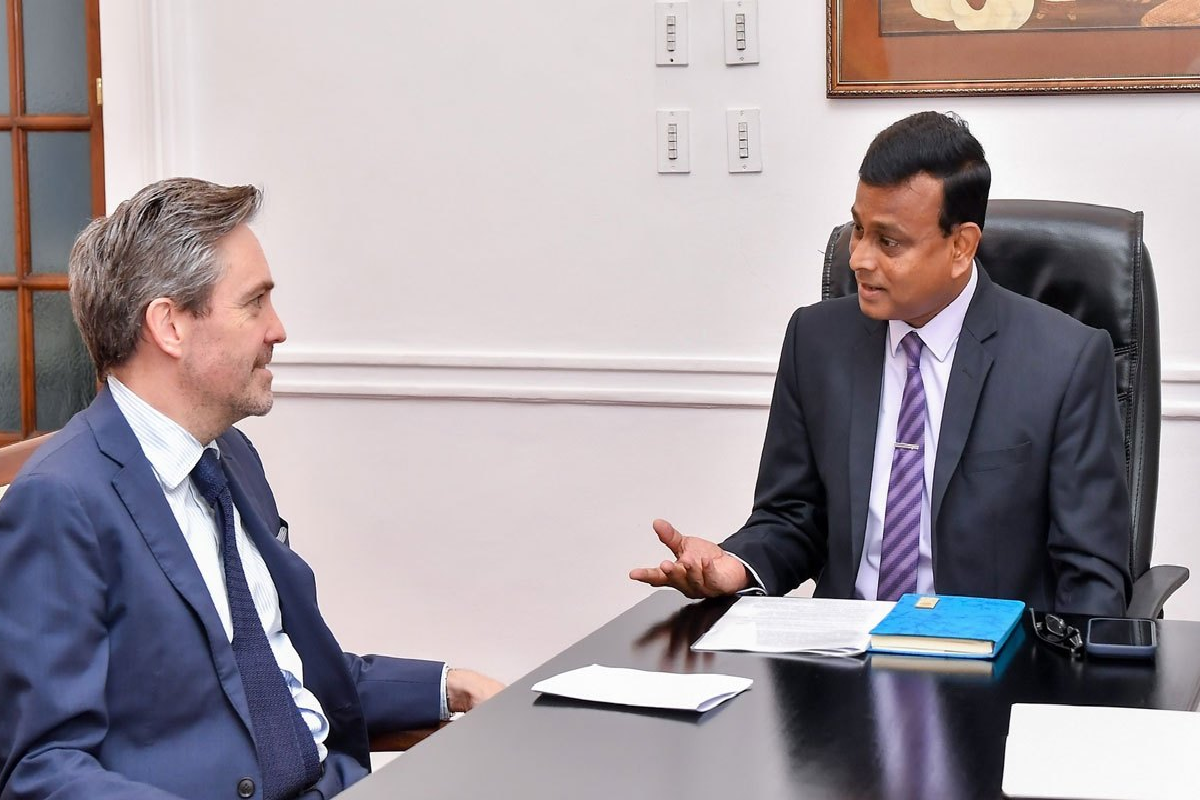 ஜனாதிபதி பணிக்குழாம் பிரதானிக்கும், ஜ.நா பிரதிநிதிக்கும் இடையே சந்திப்பு | Presidential Force Chief Meets U N Representative