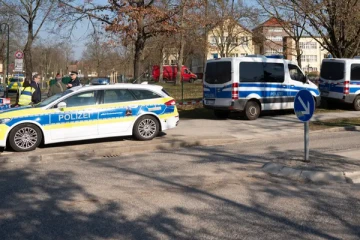 ஜேர்மன் பள்ளிக்குள் அத்துமீறி நுழைந்த மர்ம நபர்: அவரிடமிருந்த பொருட்களால் ஏற்பட்ட அதிர்ச்சி