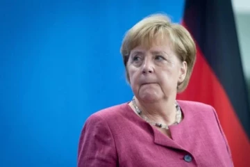 2015 அகதிகள் பிரச்சினையால் பதவியை இழக்கும் நிலைக்கு ஆளான ஜேர்மன் சேன்ஸலர்: ஆப்கன் புலம்பெயர்வோர் குறித்த கருத்து