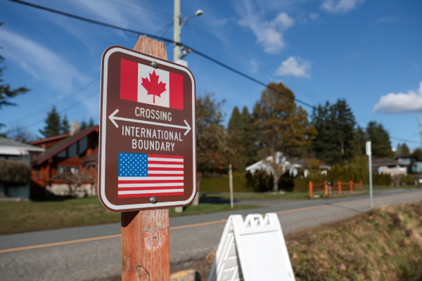 அமெரிக்காவுக்குள் நுழைய முயன்ற கனேடிய பெண் மீது பரபரப்புக் குற்றச்சாட்டு: பின்னணி | Canada Woman Charged Illegally Crossing Us Border அமெரிக்காவுக்குள் நுழைய முயன்ற கனேடிய பெண் மீது பரபரப்புக் குற்றச்சாட்டு: பின்னணி | Canada Woman Charged Illegally Crossing Us Border