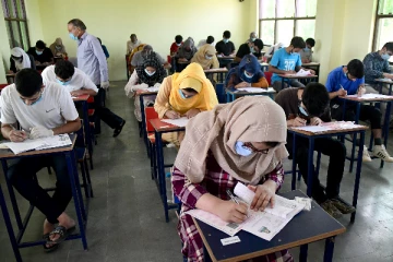 நீட் தேர்வுக்கான ஹால் டிக்கெட்டுகள் இணையதளத்தில் வெளியீடு