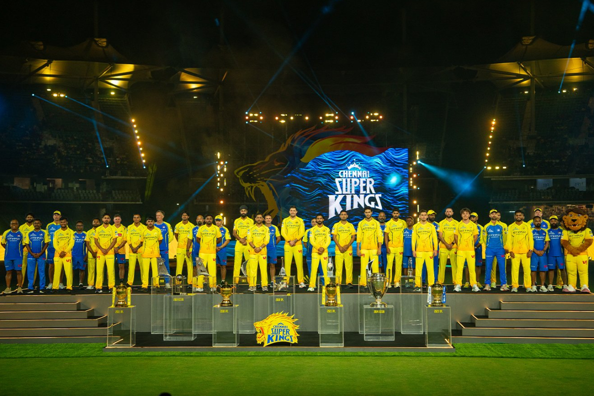 தோனிக்கு ஐஸ் வைக்க ஒரு அளவு வேண்டாமா!! சிவகார்த்திகேயனை கலாய்த்த ப்ளூ சட்டை.. | Csk Roar26 Sivakarthikeyan Speech About Ms Dhoni