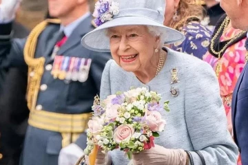 மேகங்களையே திரையாக்கி பிரித்தானிய மகாராணியாருக்கு வித்தியாசமாக அஞ்சலி செலுத்திய சுவிட்சர்லாந்து...