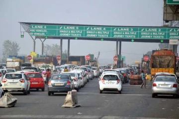 தமிழக சுங்கச்சாவடிகளில் கட்டணம் உயர்வு - இன்று நள்ளிரவு முதல் அமல்